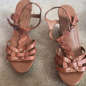 Summer sandals neutral color size 7